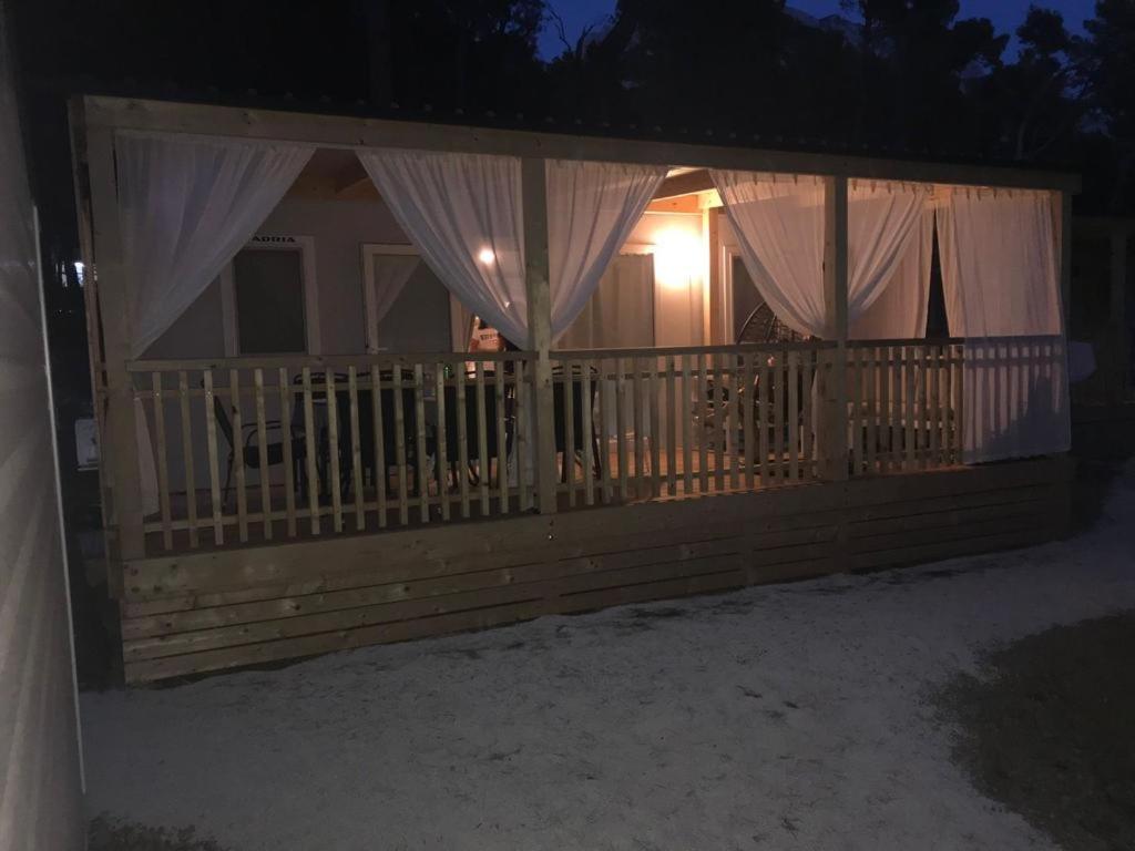Oaza Mira Mobile Houses - Camp Basko Polje #Bestoffer Baška Voda Extérieur photo